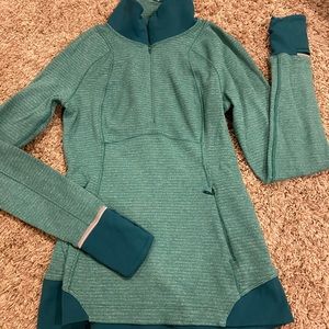 lululemon workout too, soft, keeps you warm